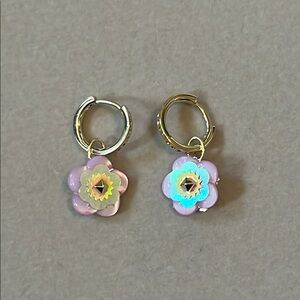 Kendra Scott Deliah Convertible Huggie Gold/Pastel Mix